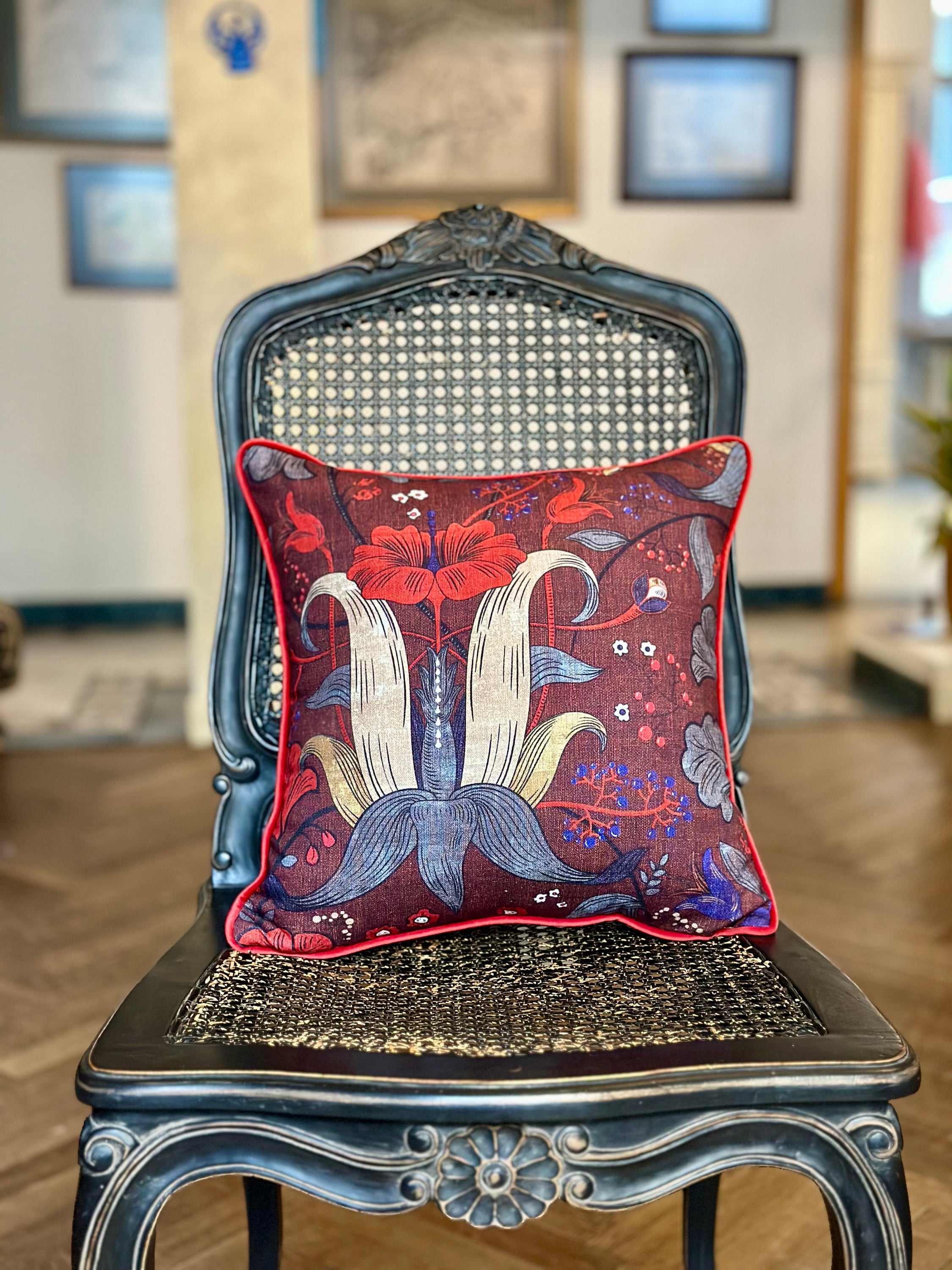 Pillowcase Deco | Red drama