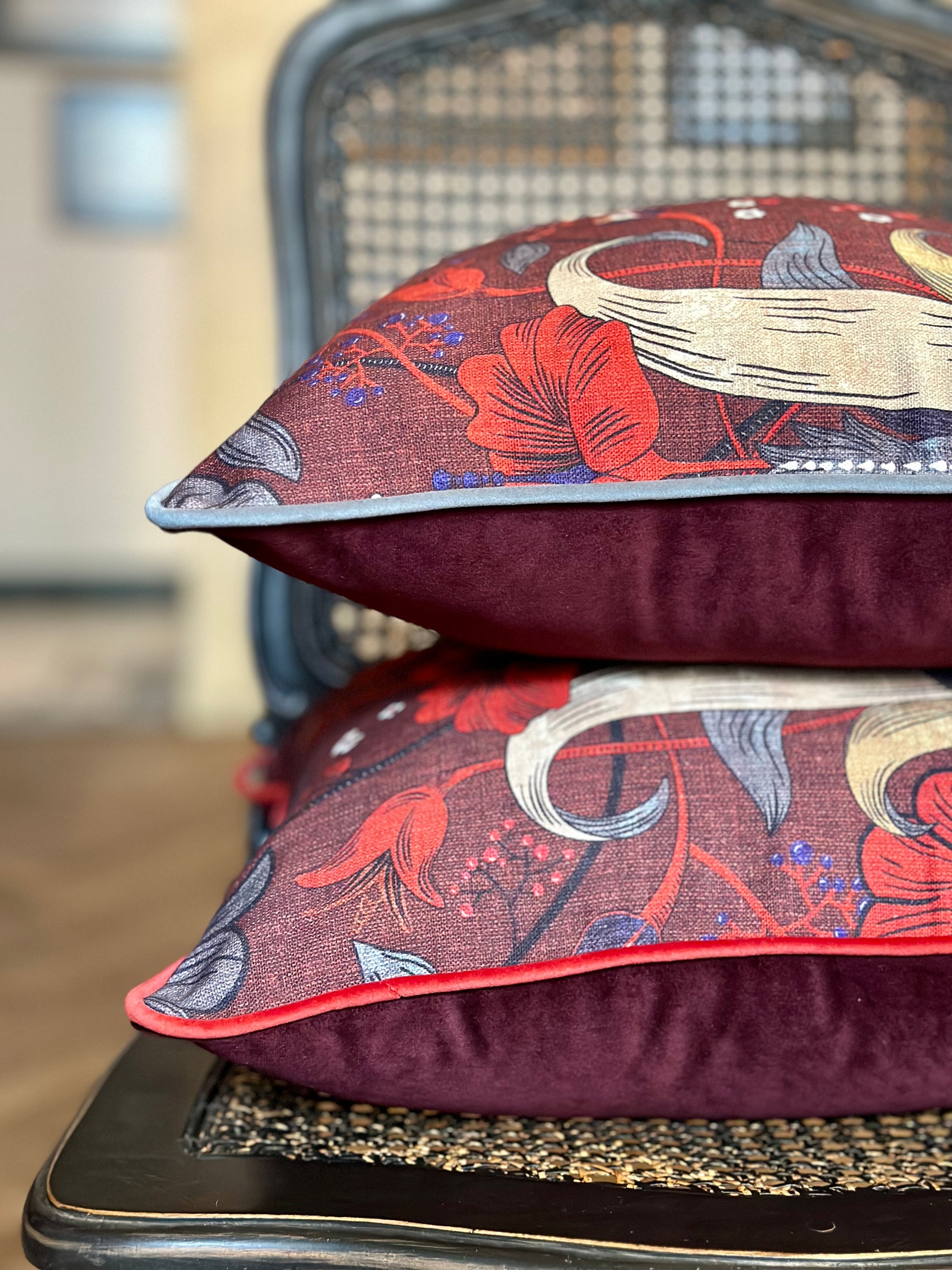 Pillowcase Deco | Red drama