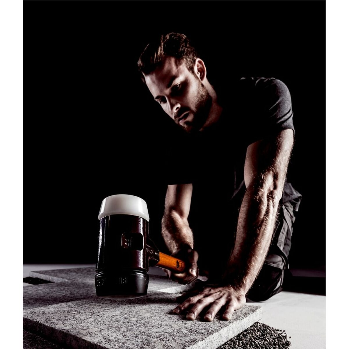 V2HE84200D4EC579D3AD40E08CA409564AFR7066965P5