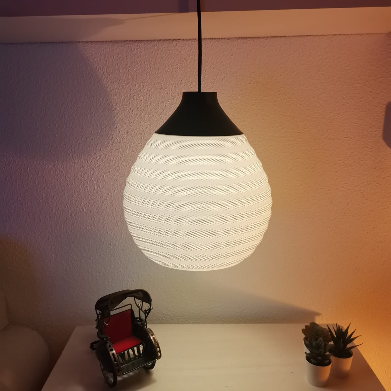 Aurora Twist Pendant Lamp