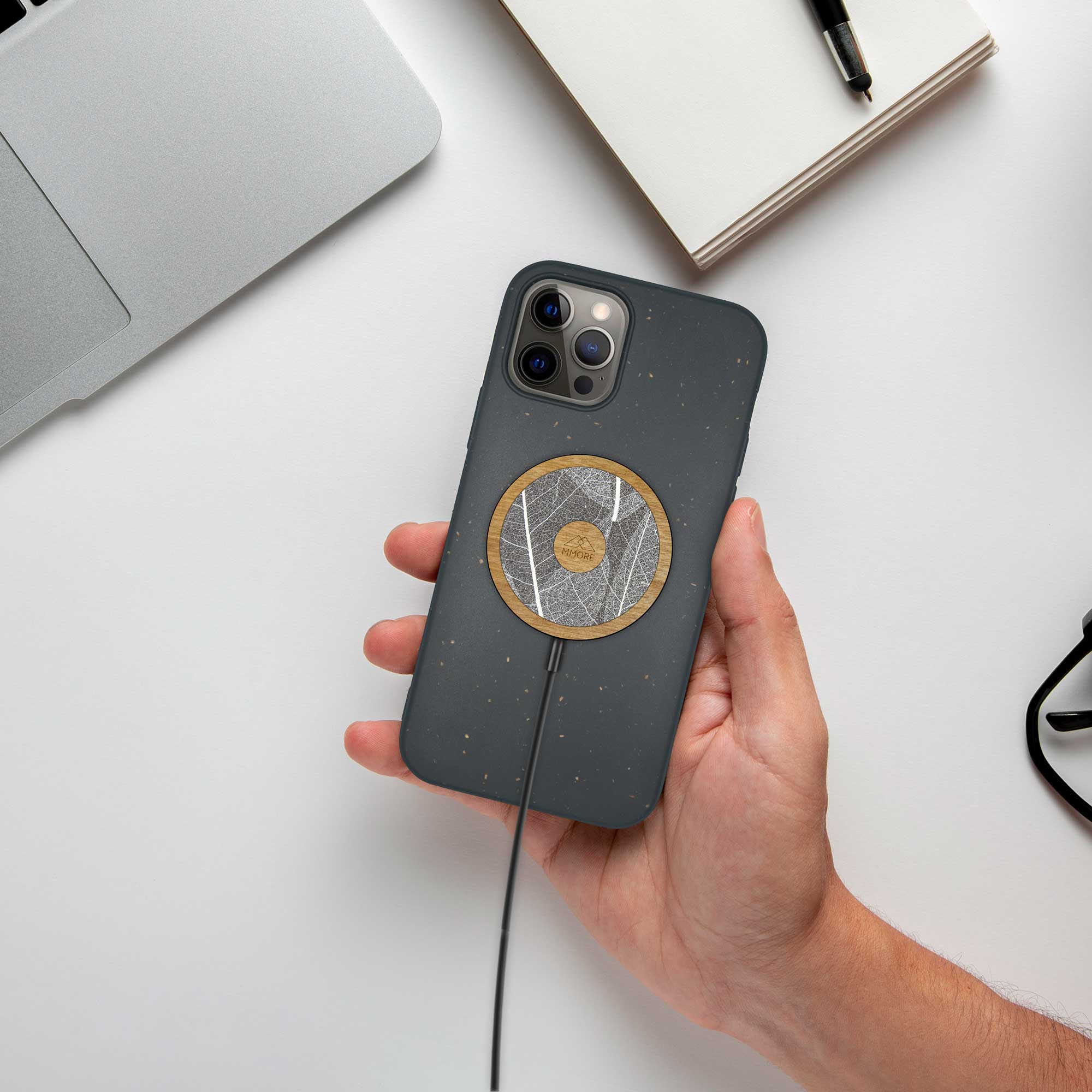 Wireless Charger with Organic and Wood Material