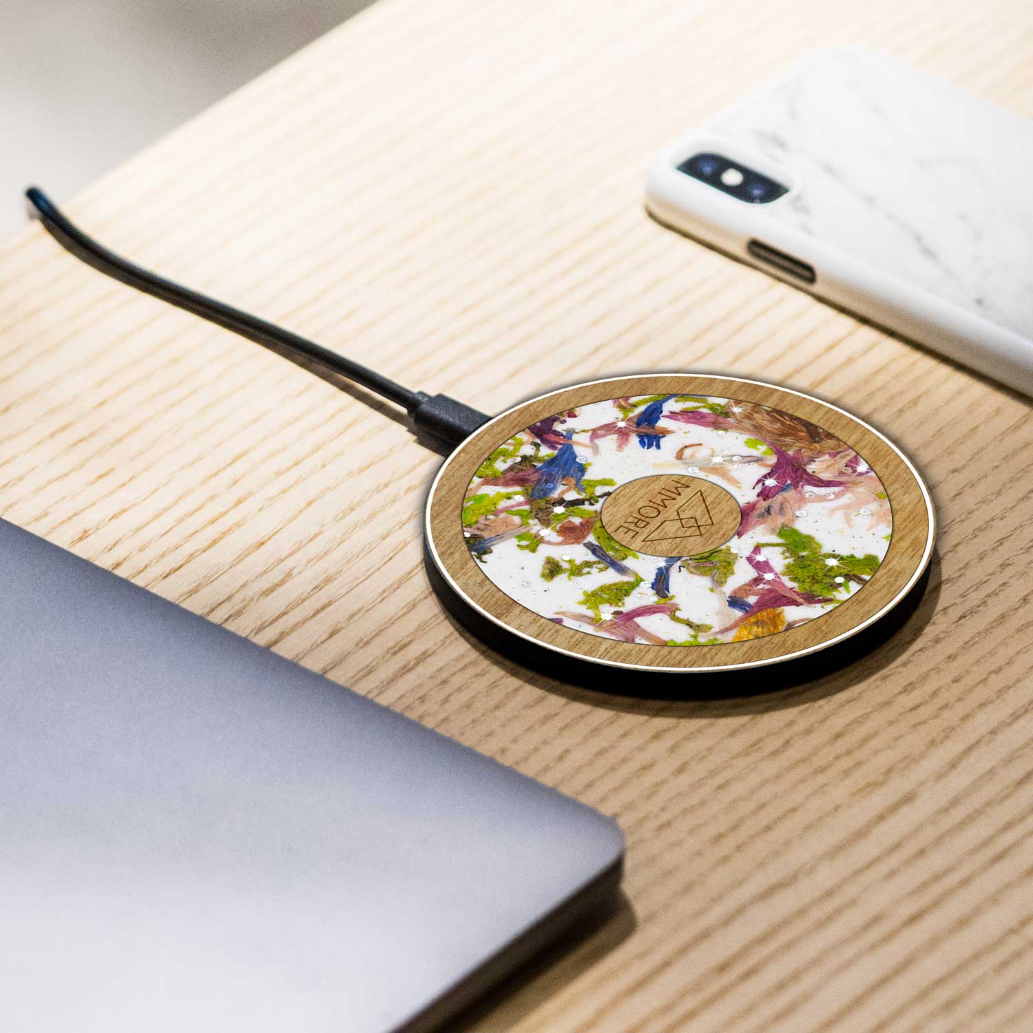 Wireless Charger with Organic and Wood Material