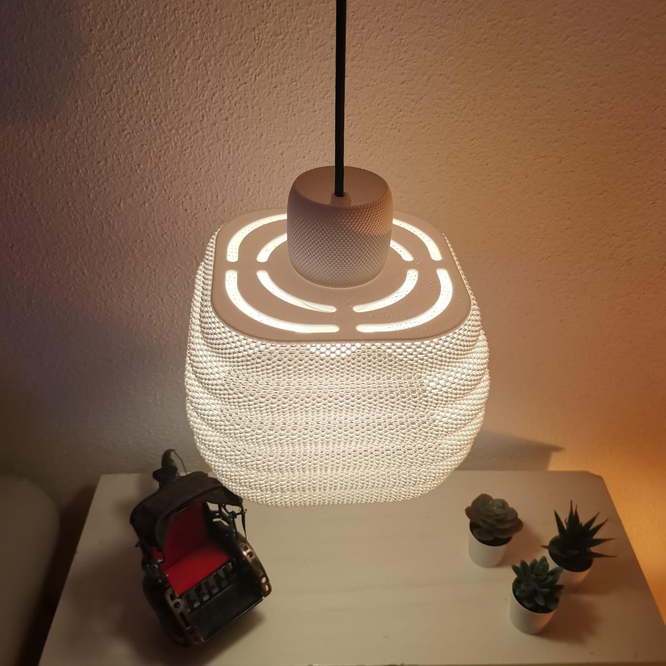 Dynasty Ripple Pendant Lamp