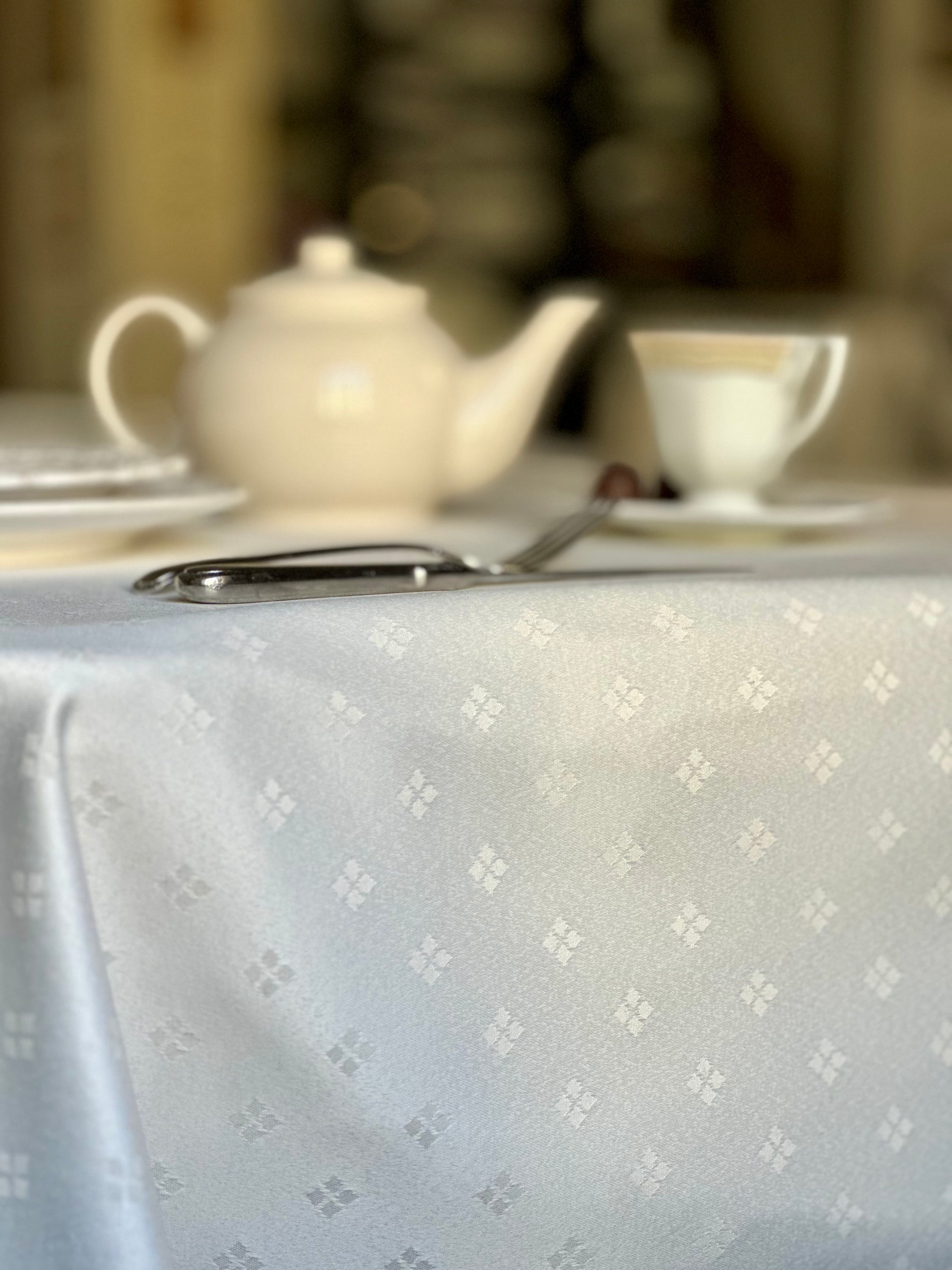 Classic white tablecloth with an ornament, Cotton-Poly mix | Classic