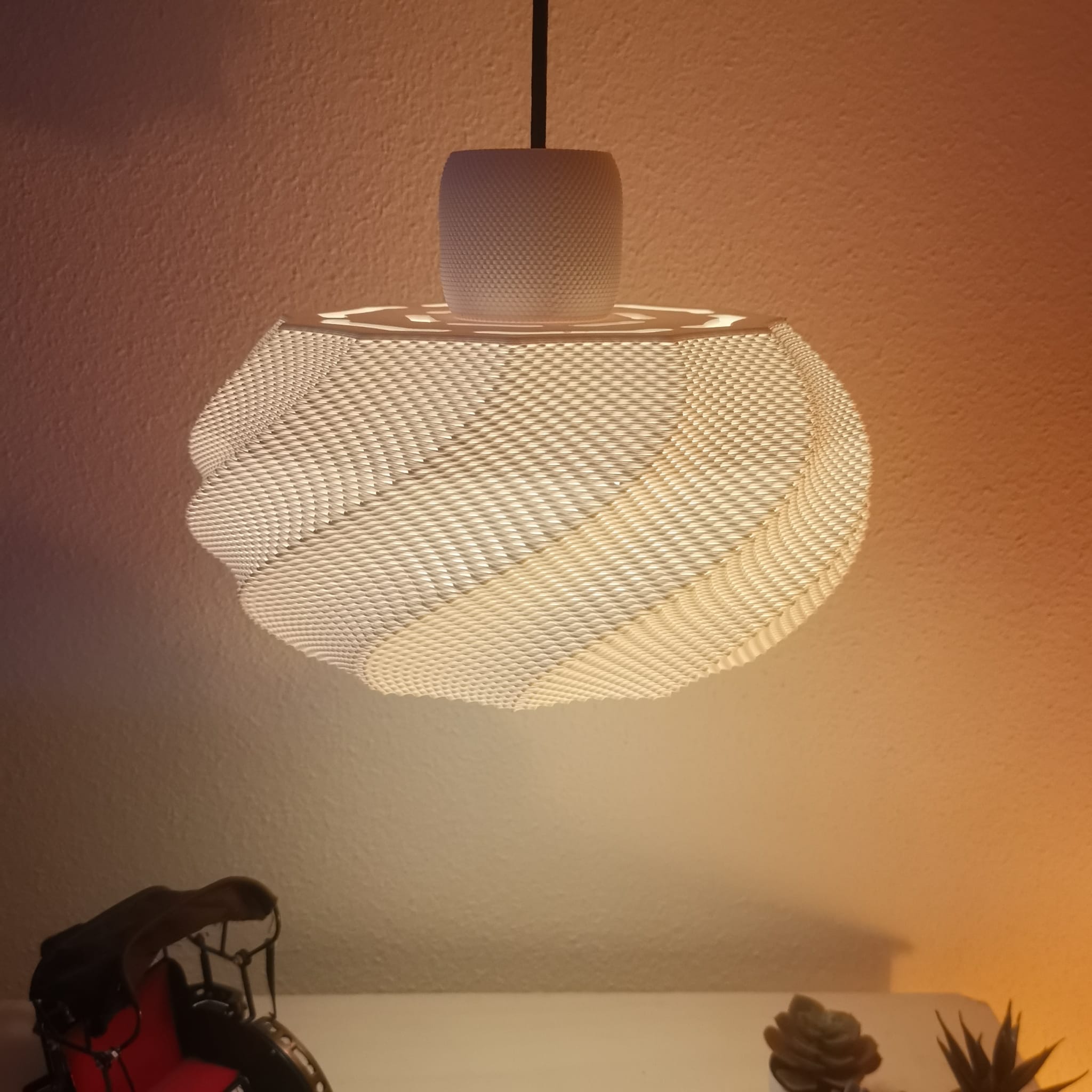 Twist Glow Pendant Lamp