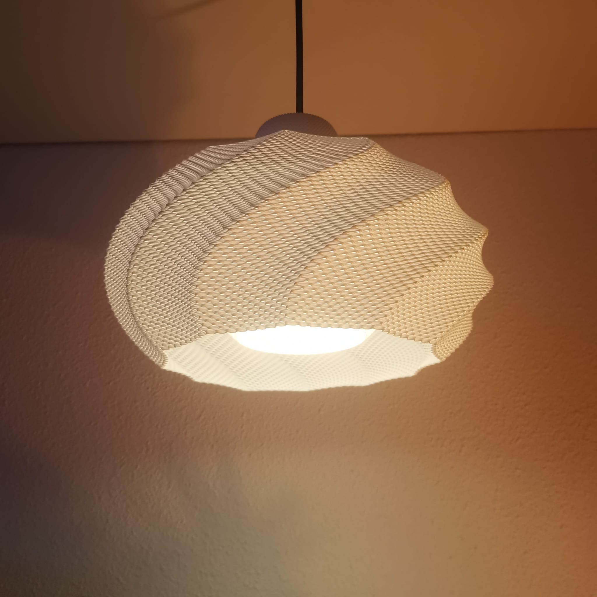 Twist Glow Pendant Lamp