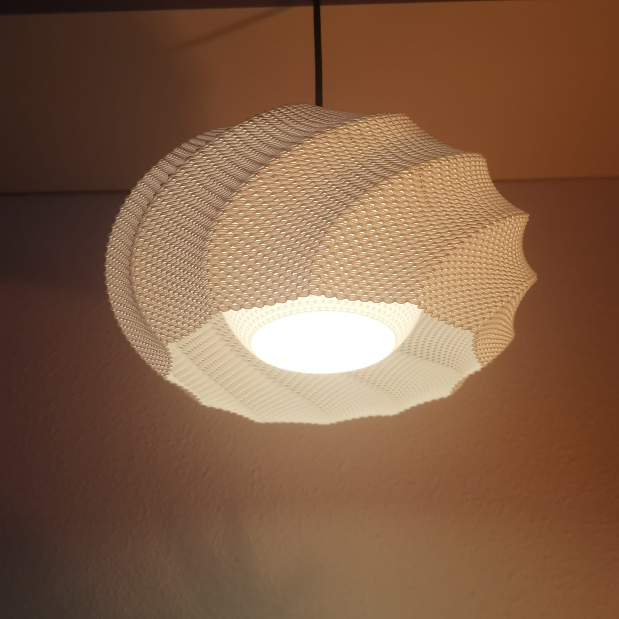 Twist Glow Pendant Lamp