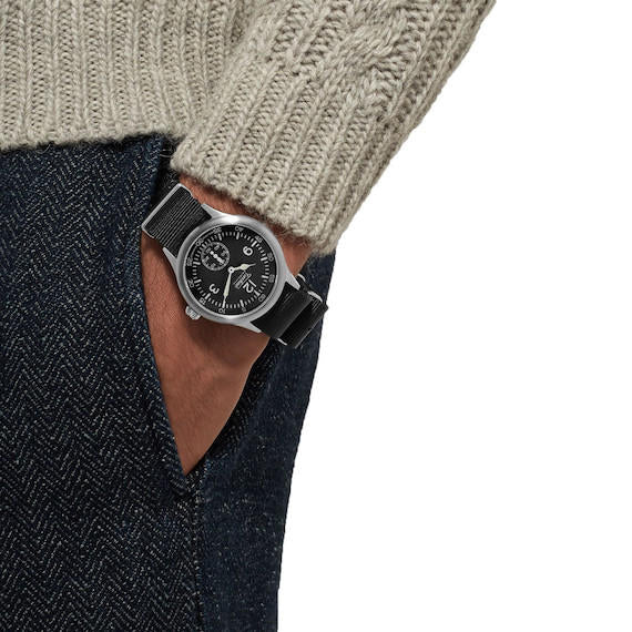 39.5mm field quartz watch with nylon 6 strap in black colour